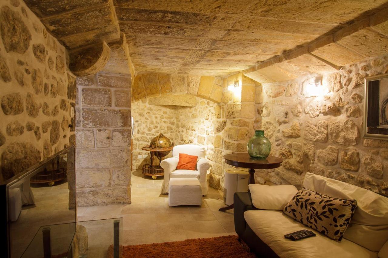 فيلا رباتفي Town House Steeped In History المظهر الخارجي الصورة