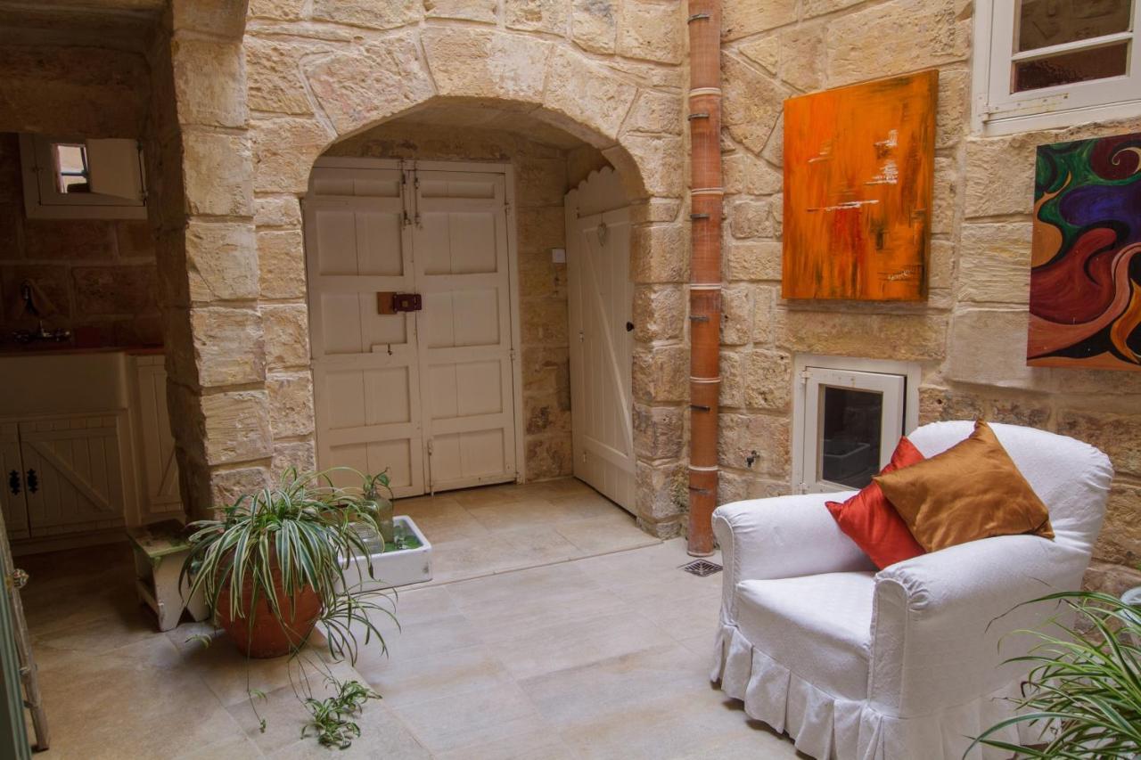 فيلا رباتفي Town House Steeped In History المظهر الخارجي الصورة