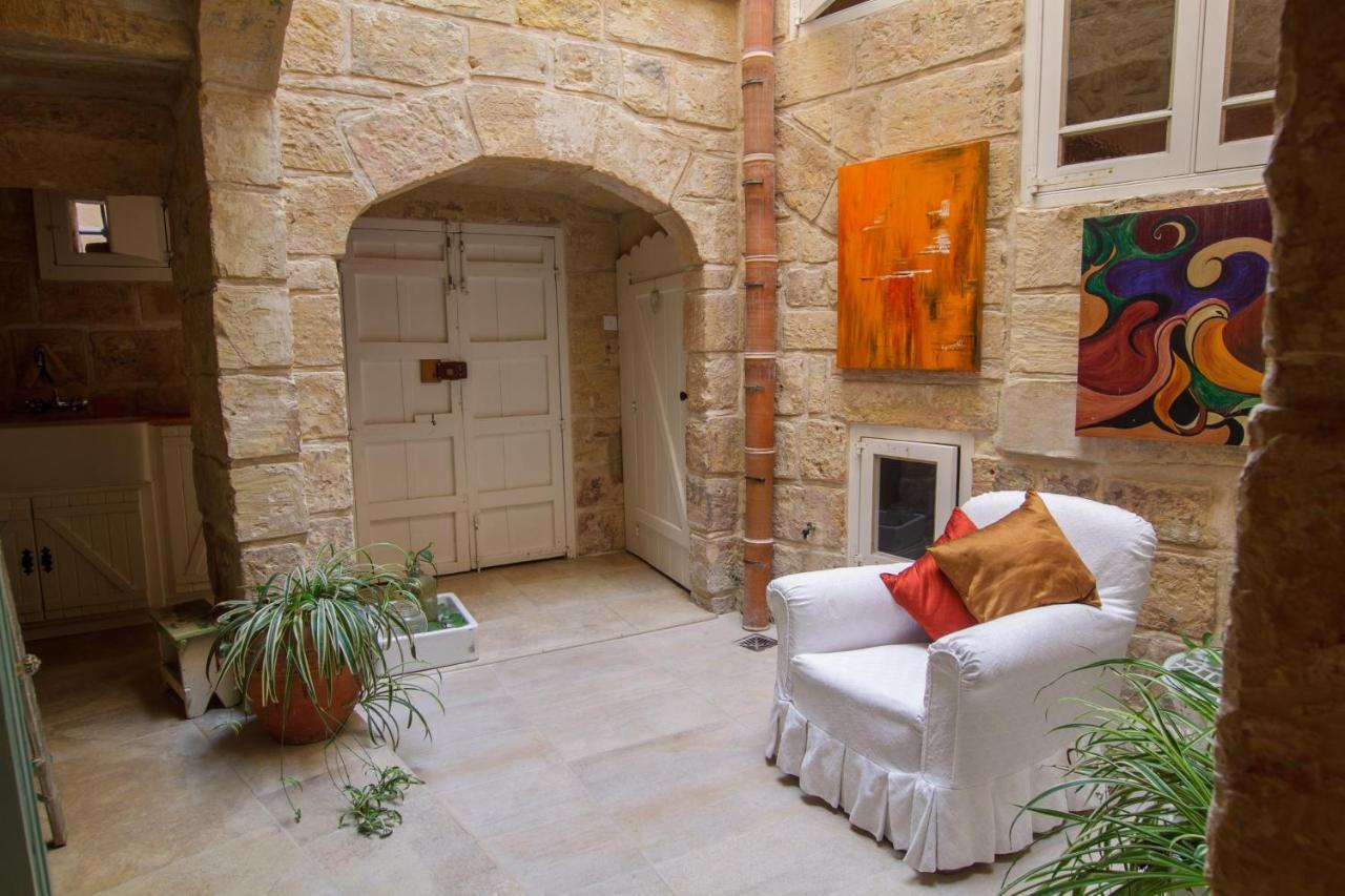 فيلا رباتفي Town House Steeped In History المظهر الخارجي الصورة