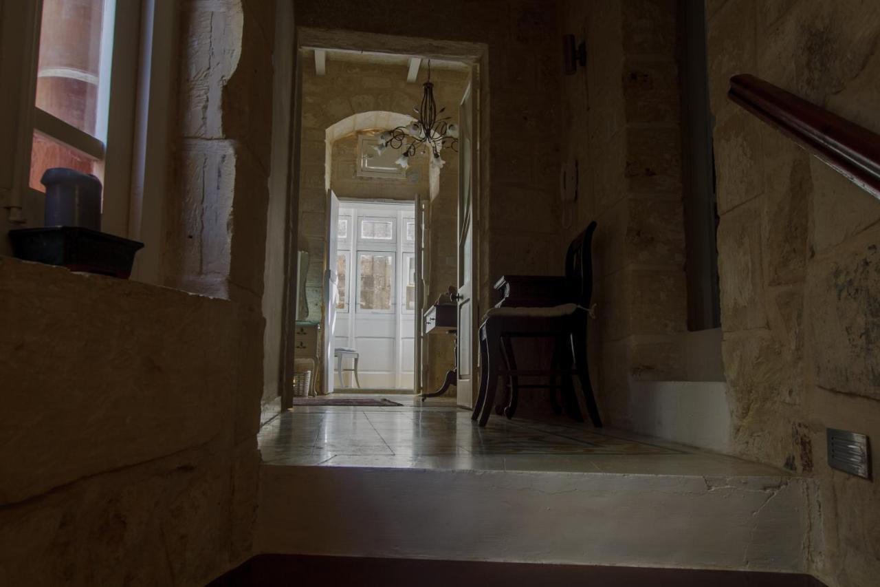 فيلا رباتفي Town House Steeped In History المظهر الخارجي الصورة